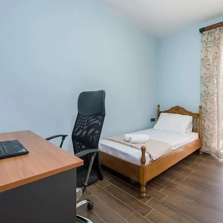 Апартаменти Hector Center *